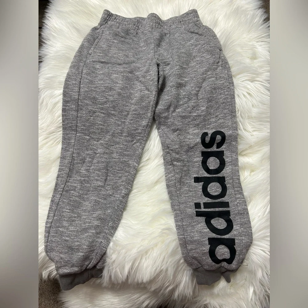 Size 10-12 Boys Adidas Joggers E1